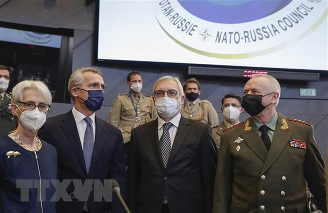 NATO đề xuất tiếp tục đàm phán với Nga