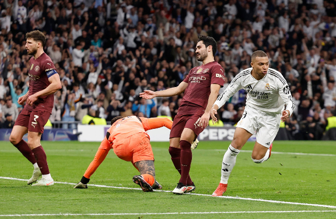 Mbappe ghi hat-trick lịch sử: Di sản Ronaldo và nụ cười Zidane